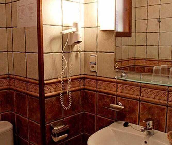 غرفة عائلية, La Fragua Ii