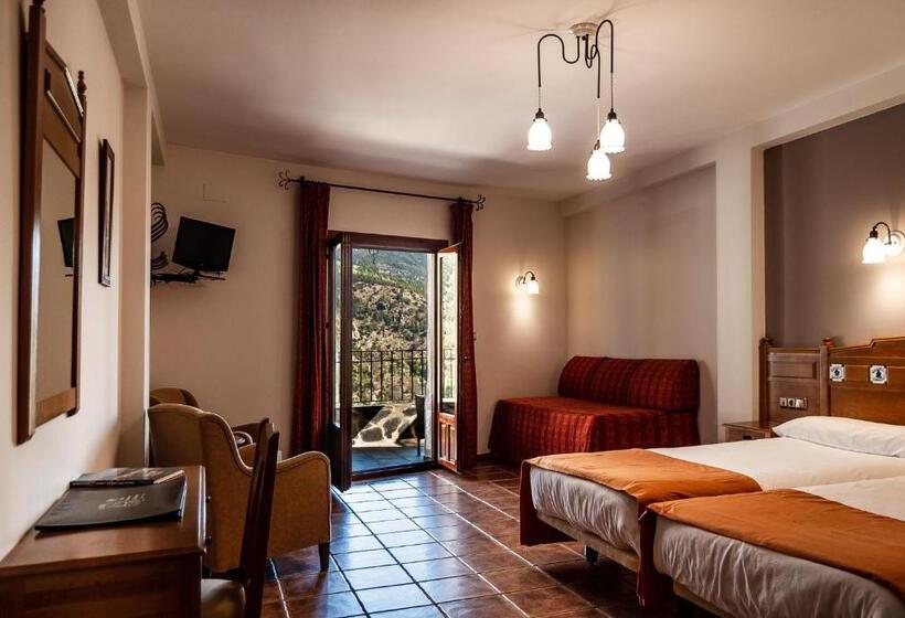 غرفة قياسية ثلاثية, La Fragua Ii