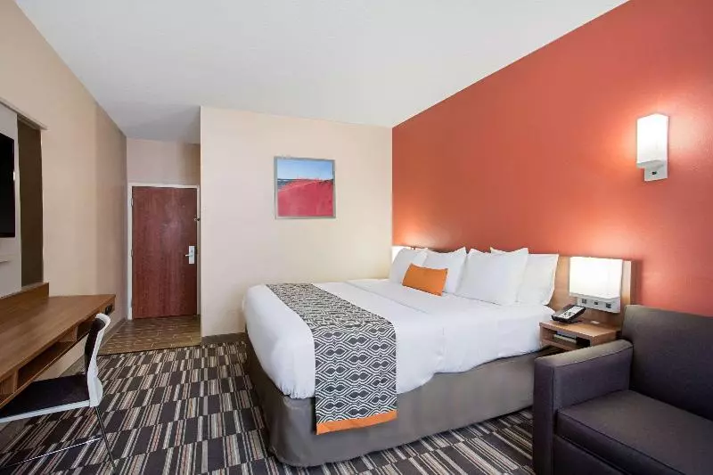 キングサイズベッドのスタンダードルーム, Microtel Inn & Suites By Wyndham Walterboro