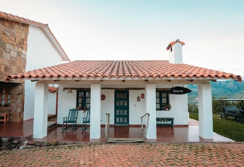 بانگلوی استاندارد, El Pueblito Hotel Boutique