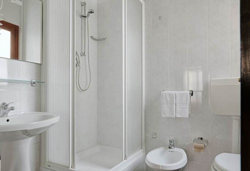 四人高级间, Al Madarig