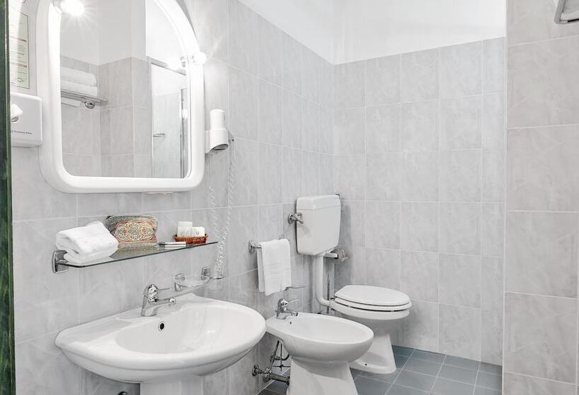 标准间带双人床, Al Madarig