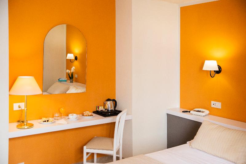 标准间, Al Madarig