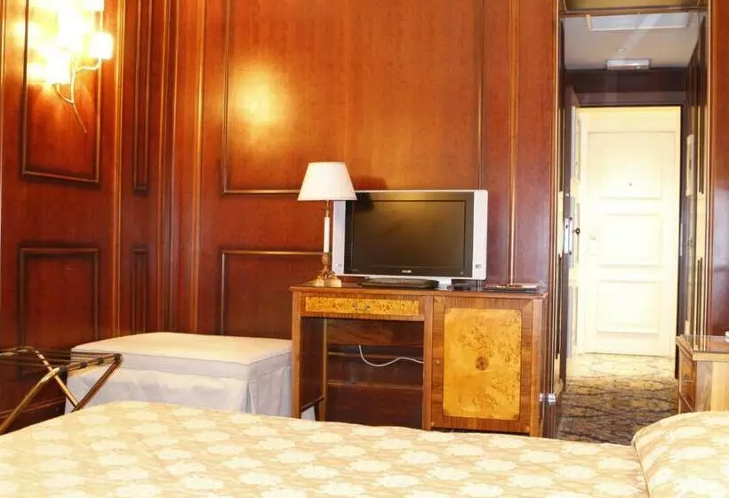 اتاق استاندارد سه نفره, Boutique Hotel Trevi