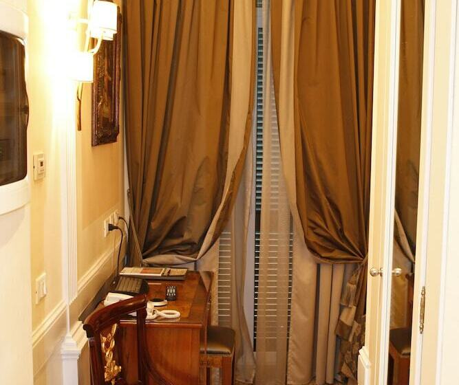 اتاق استاندارد سه نفره, Boutique Hotel Trevi
