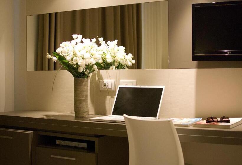 اتاق اجرایی, Cube