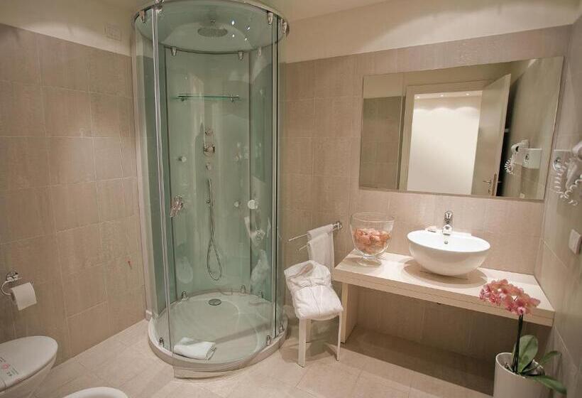 اتاق لوکس, Cube