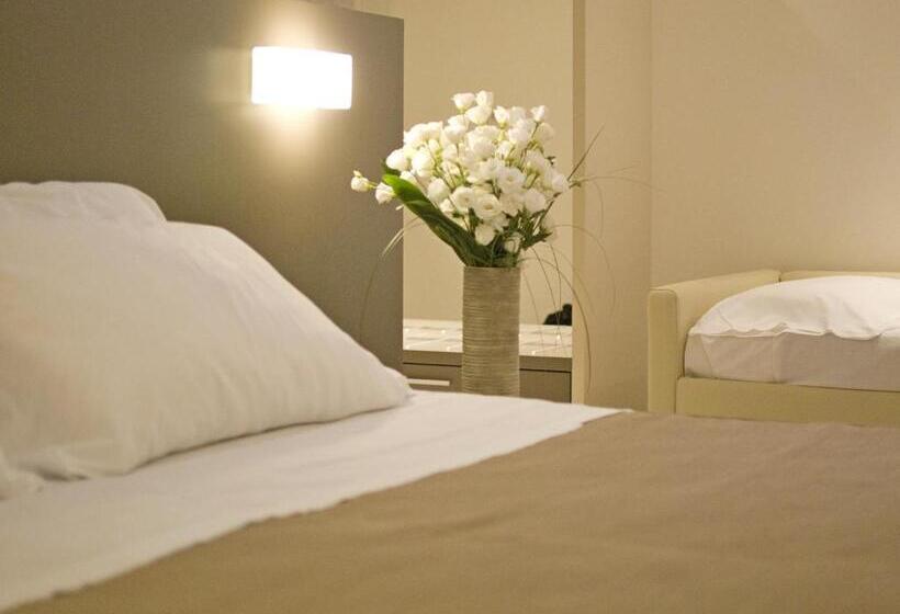 اتاق خانوادگی, Cube