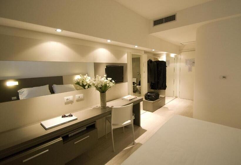 اتاق خانوادگی, Cube