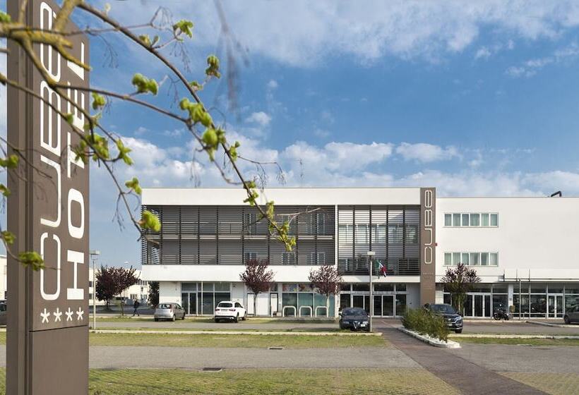 اتاق اجرایی, Cube