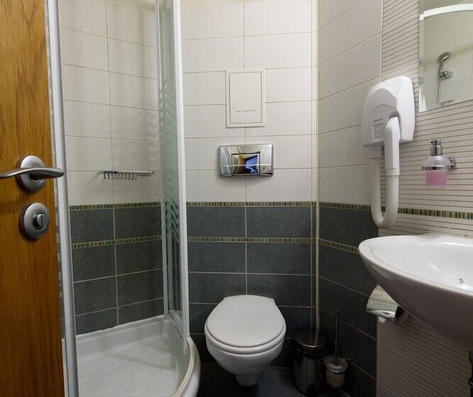 经济房, Kap House Family