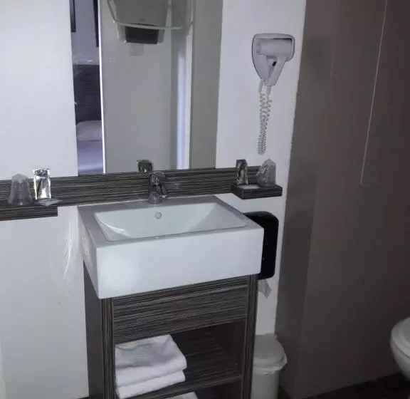 اتاق استاندارد سه نفره, Le Cosy Blois Villebarou