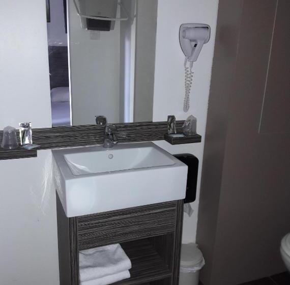 اتاق ساده سه‌ نفره, Le Cosy Blois Villebarou