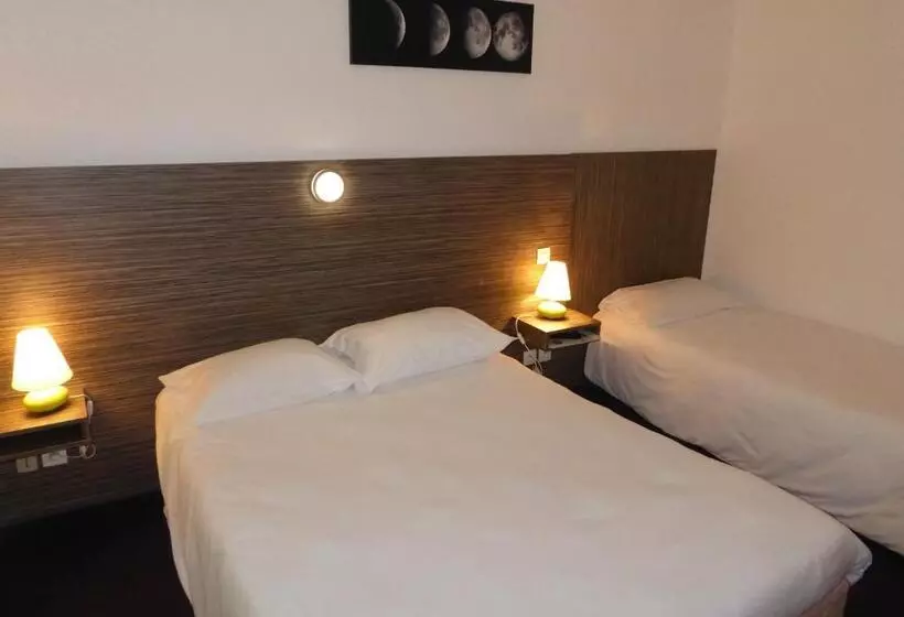 اتاق ساده سه‌ نفره, Le Cosy Blois Villebarou