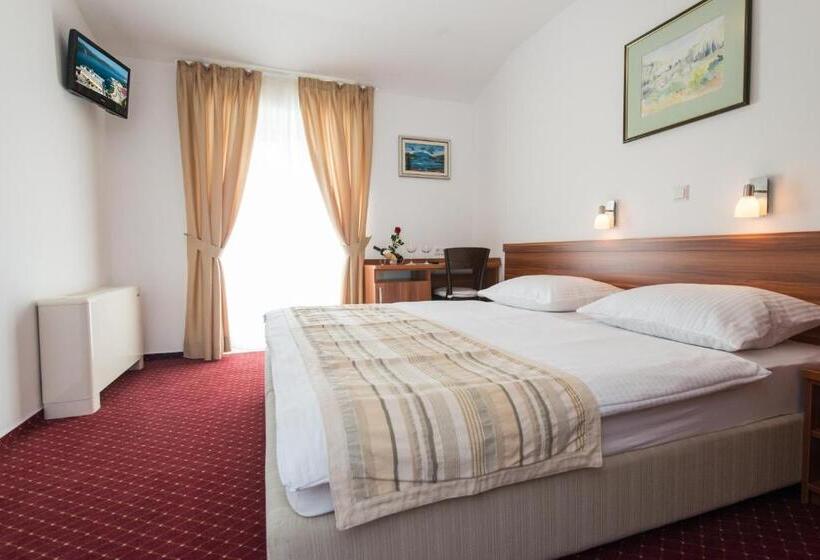 اتاق استاندارد با بالکن و چشمانداز دریا, Villa Nova