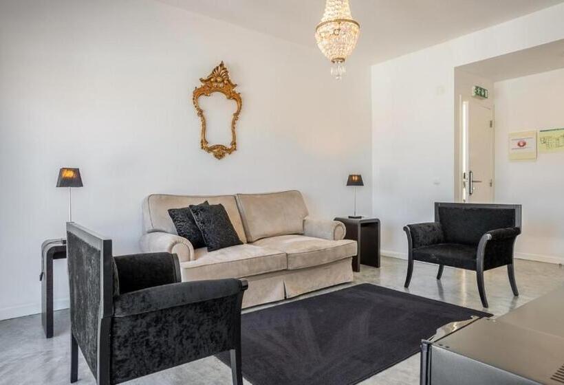 جناح مطلّ علي حمام السباحة, Solar Dos Mascarenhas