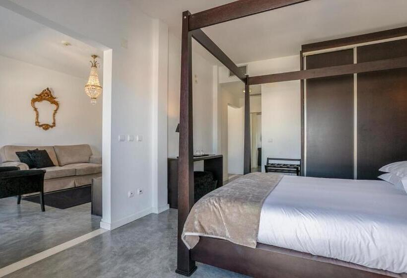 جناح مطلّ علي حمام السباحة, Solar Dos Mascarenhas