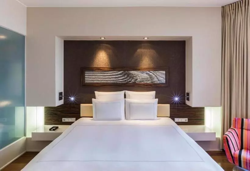 اتاق استاندارد با چشم‌انداز, Swissôtel Tallinn