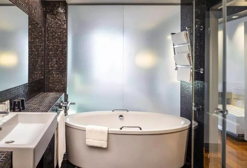 اتاق استاندارد با چشم‌انداز, Swissôtel Tallinn