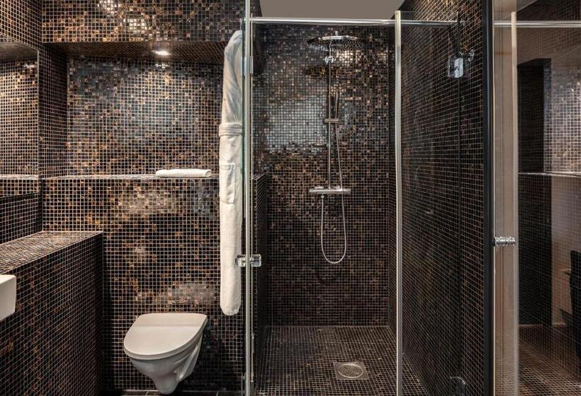 חדר סטנדרט עם מיטת קינג, Swissôtel Tallinn