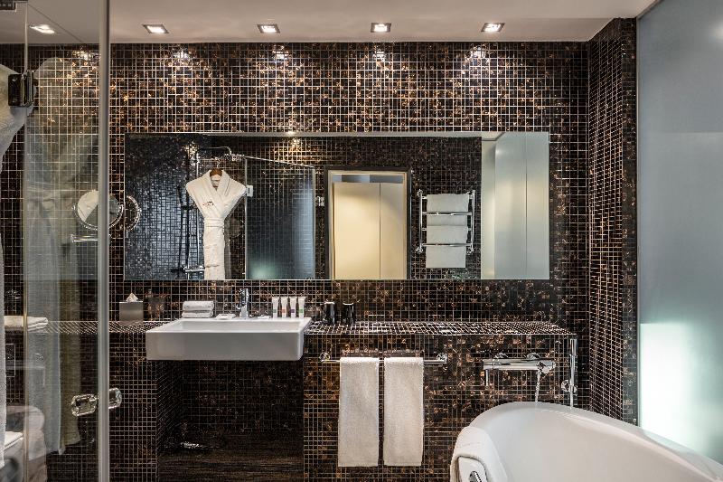 اتاق اجرایی با تخت بزرگ, Swissôtel Tallinn
