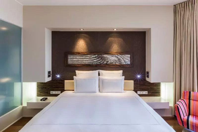 اتاق استاندارد با تخت بزرگ, Swissôtel Tallinn