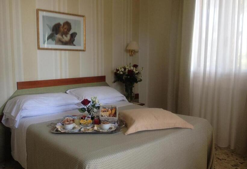 غرفة قياسية, Villa Tiziana