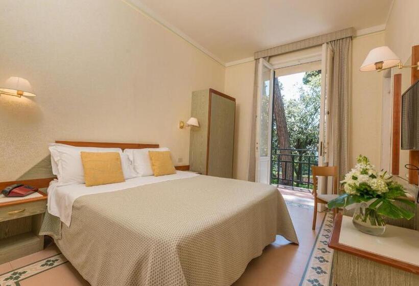 Номер Стандарт Трехместный, Villa Tiziana