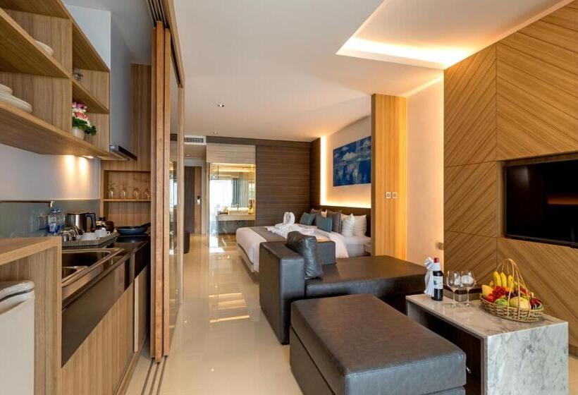 سوییت لوکس, Kudo Hotel & Beach Club