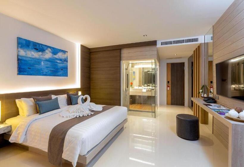 سوییت با چشم‌انداز استخر, Kudo Hotel & Beach Club