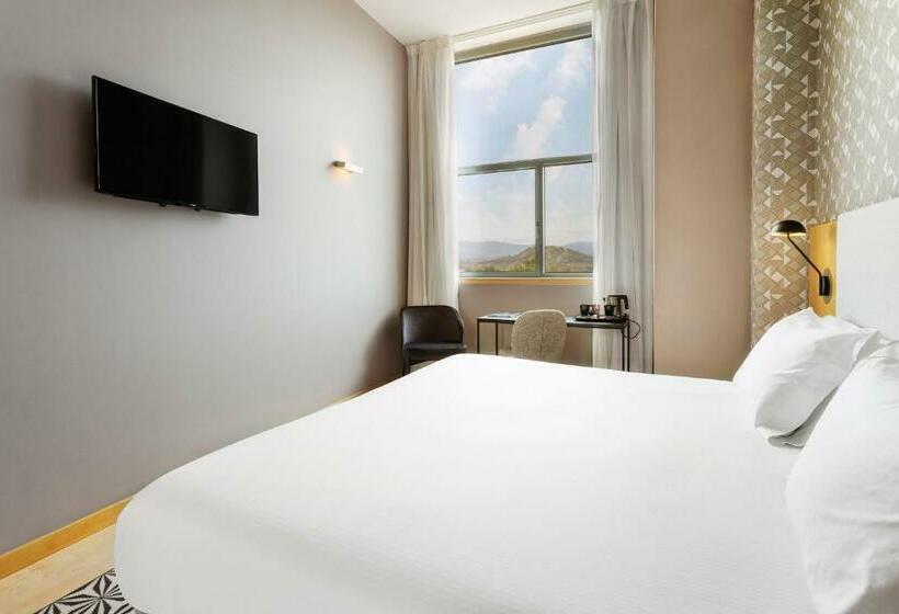 غرفة قياسية, Sercotel Portales