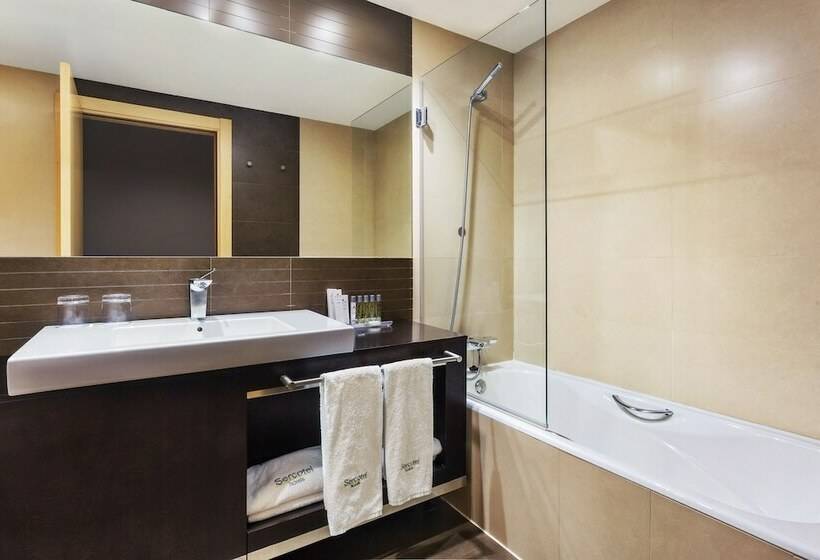 غرفة عائلية, Sercotel Portales