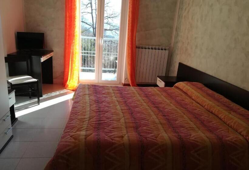 4인용 스탠다드 룸, Nido Delle Rondini Hotel Ristorante Pizzeria