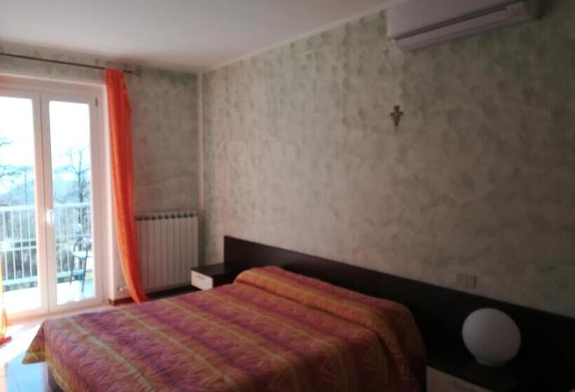 4인용 스탠다드 룸, Nido Delle Rondini Hotel Ristorante Pizzeria