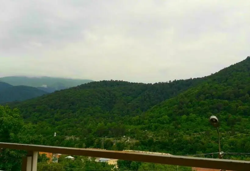 Perhehuone, Bella Dilijan