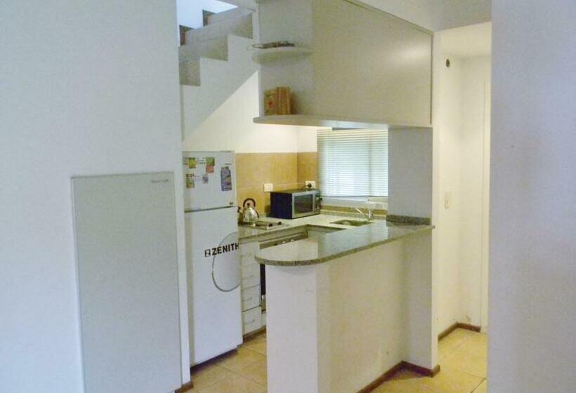 بانگلوی استاندارد, Complejo Colon Village