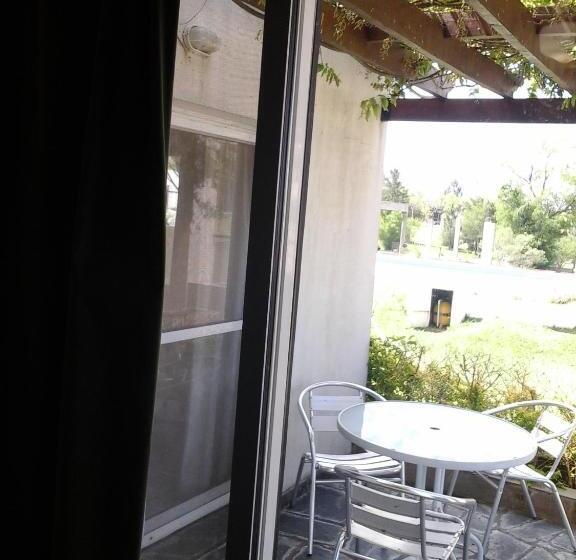 بنگله خانوادگی, Complejo Colon Village