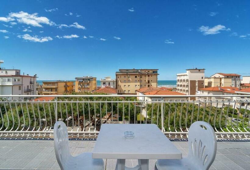 四人标准间, Pineta Mare