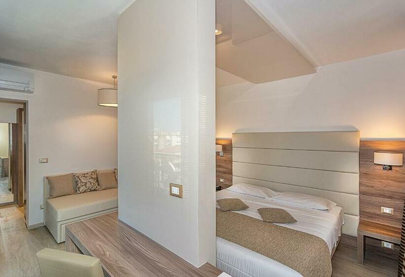 四人标准间, Pineta Mare