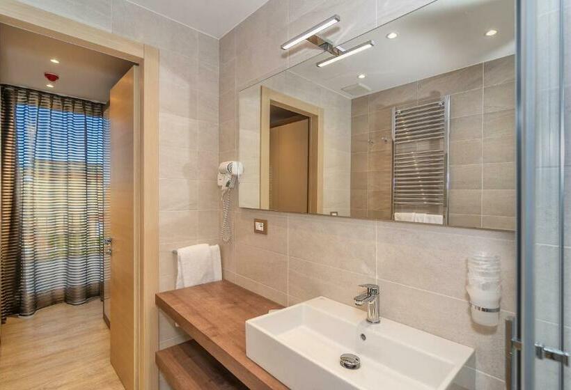 4인용 스탠다드 룸, Pineta Mare