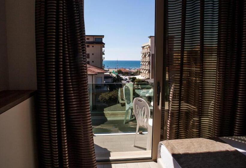 Triple Room Sea View, Pineta Mare