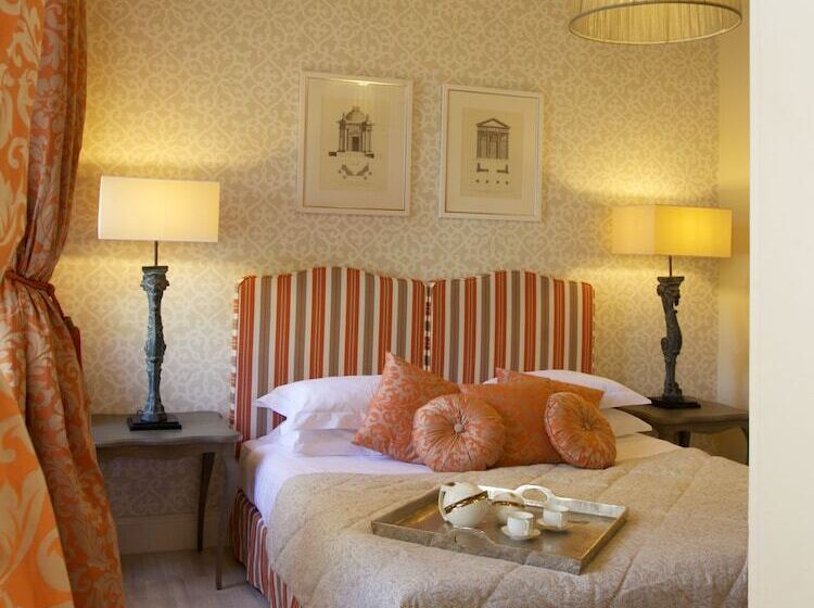 اتاق کلاسیک, Apia