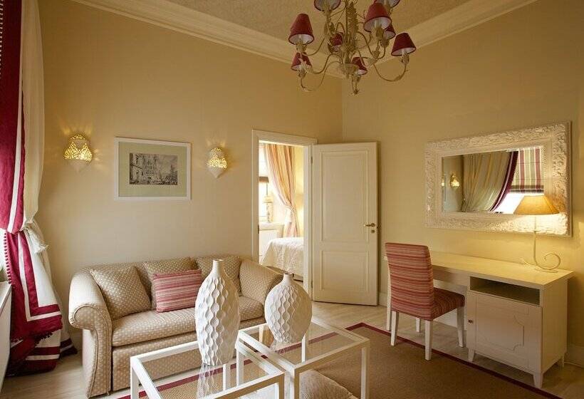 اتاق استاندارد سه نفره, Apia