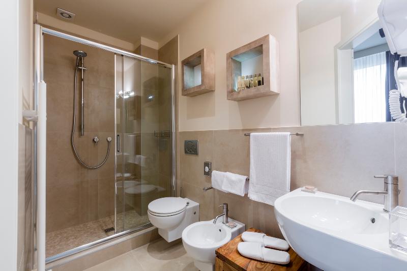 غرفة قياسية فردية, Aton Plaza