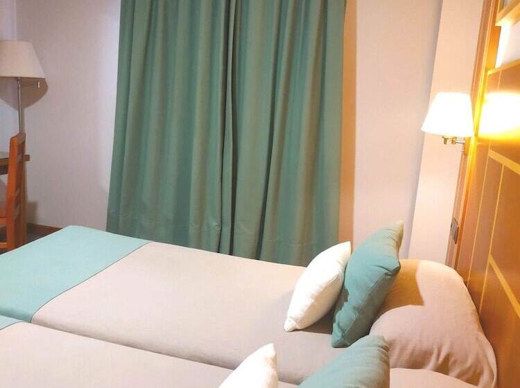 غرفة قياسية, Carmen