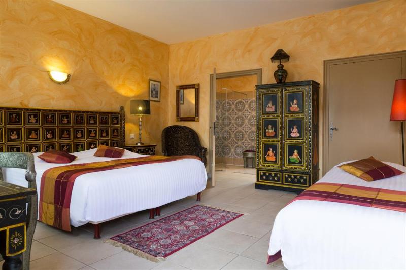 Трехместный Номер Superior, Hôtel & Spa Du Domaine Des Thômeaux, The Originals Relais