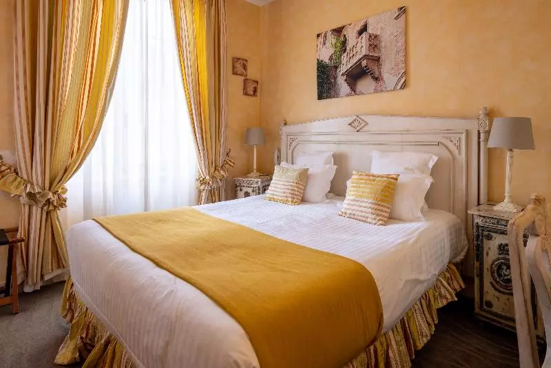 スーペリアールーム, Hôtel & Spa Du Domaine Des Thômeaux, The Originals Relais
