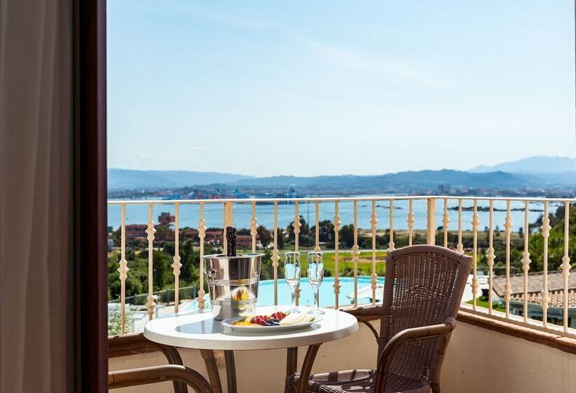 Номер Superior Вид на Бассейн, Dp Olbia  Sardinia