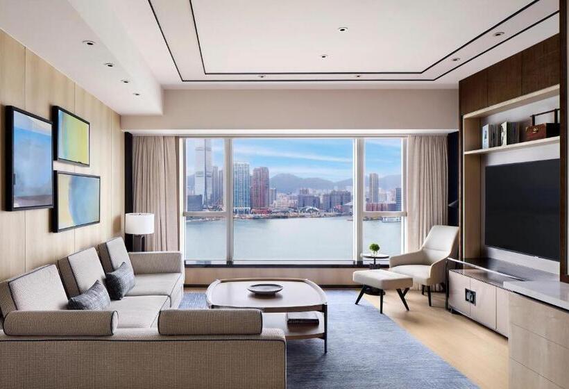 سوئیت پریمیوم, Four Seasons Hotel Hong Kong