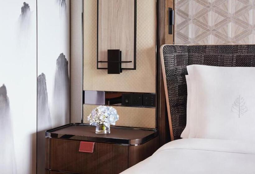اتاق سوپریور با چشم‌انداز, Four Seasons Hotel Hong Kong